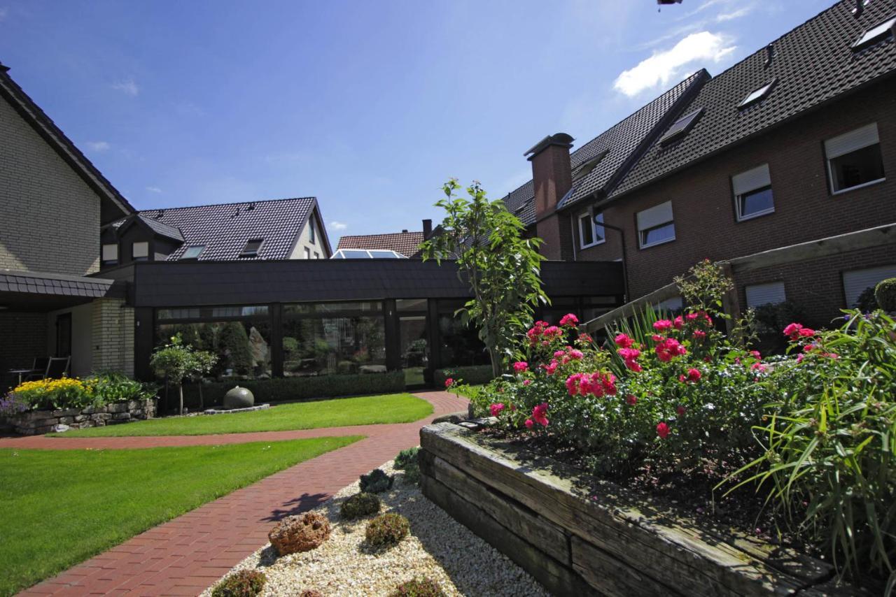 Hotel Lindenkrug Gutersloh Exterior photo