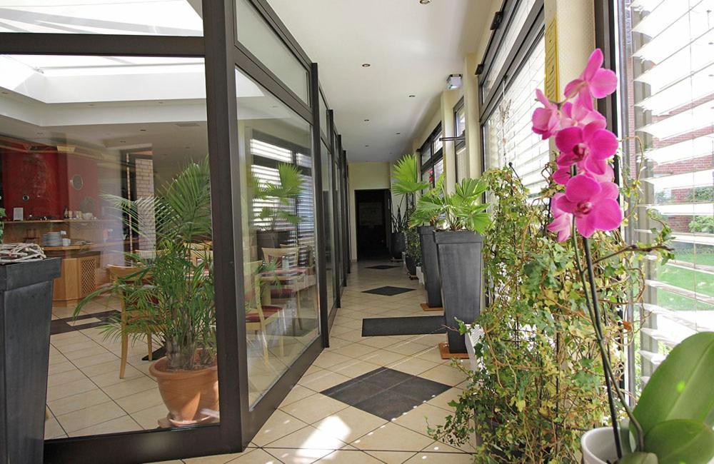 Hotel Lindenkrug Gutersloh Exterior photo